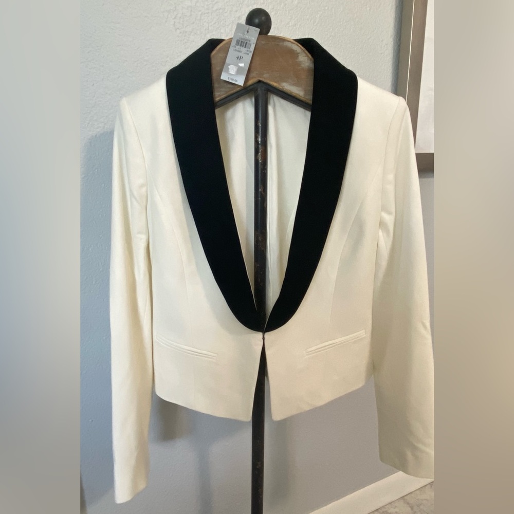 NWT Ann Taylor Blazer Size 4P 
Retails for $169